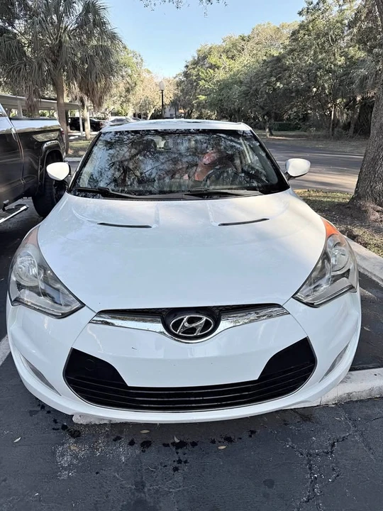 2012 Hyundai Veloster - Image 2 of 12
