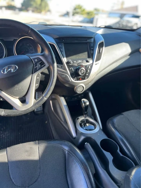 2012 Hyundai Veloster - Image 10 of 14