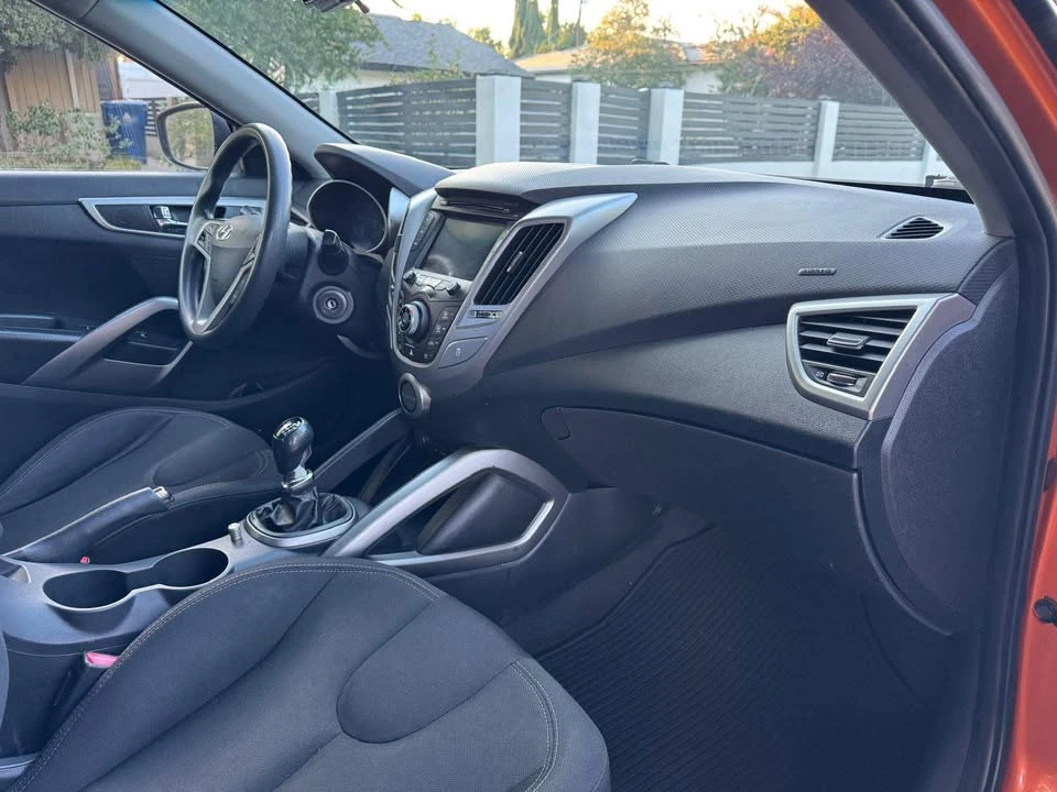 2012 Hyundai Veloster - Image 8 of 20