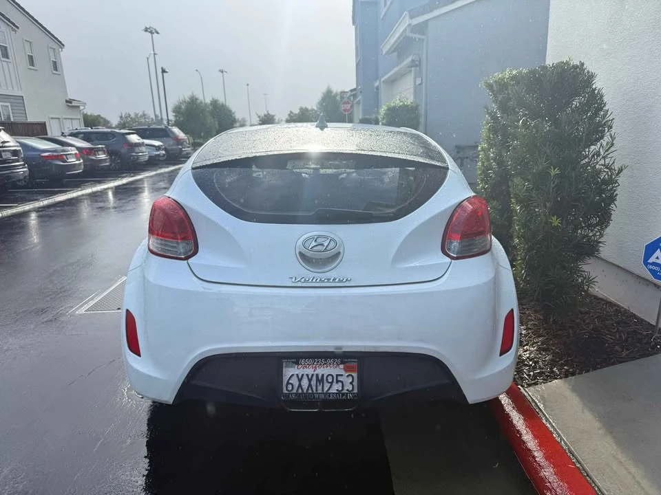 2012 Hyundai Veloster - Image 4 of 10