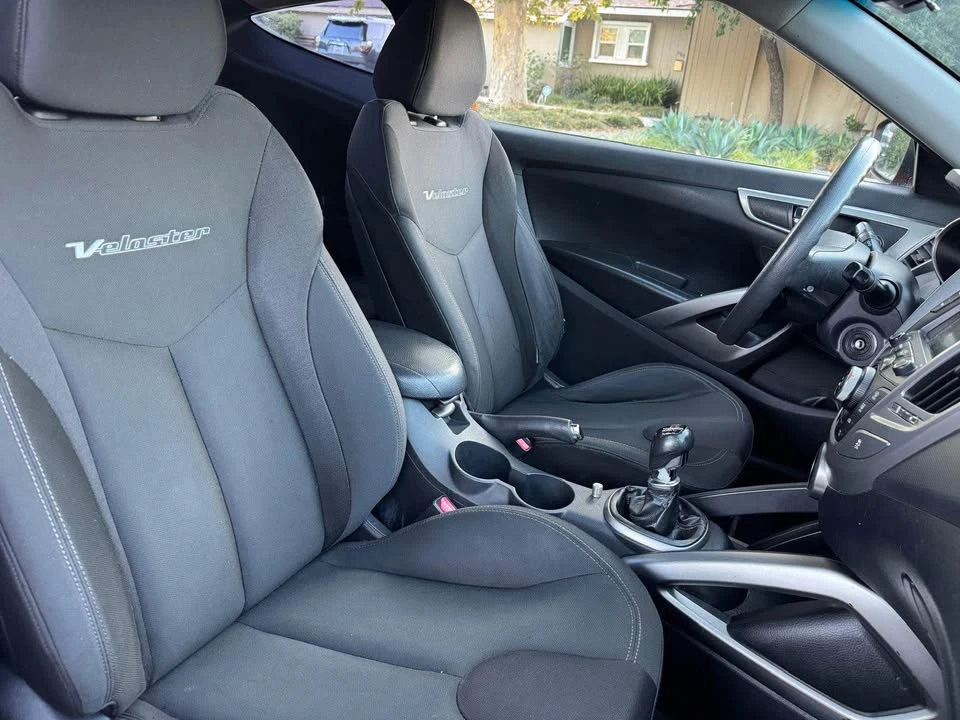 2012 Hyundai Veloster - Image 10 of 20