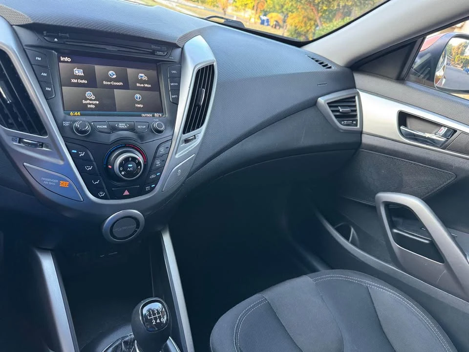 2012 Hyundai Veloster - Image 12 of 20