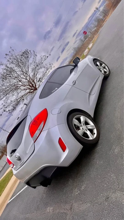 2012 Hyundai Veloster - Image 2 of 2