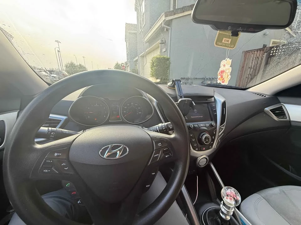 2012 Hyundai Veloster - Image 6 of 10