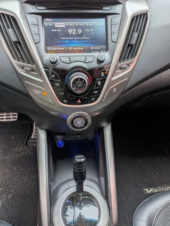 2012 Hyundai Veloster - Image 12 of 17