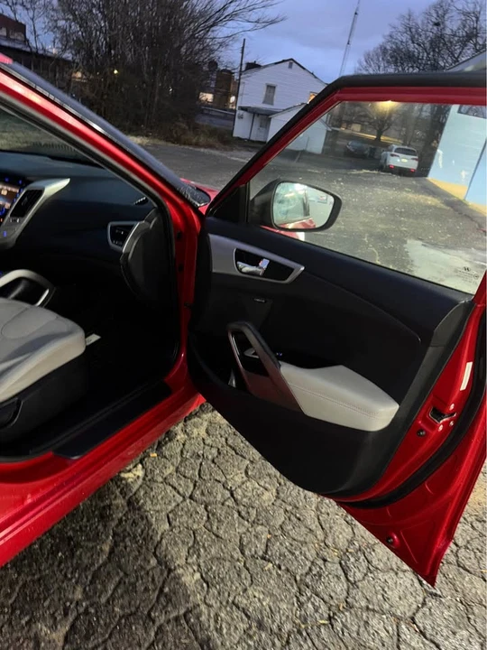 2012 Hyundai Veloster - Image 10 of 16