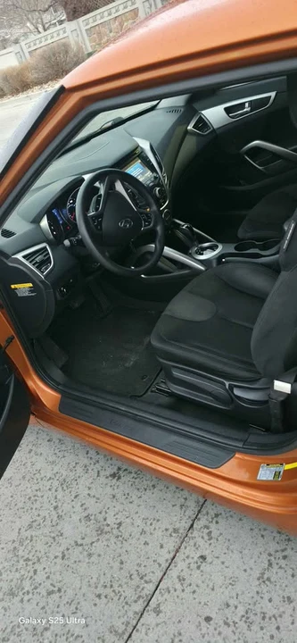 2012 Hyundai Veloster - Image 8 of 9