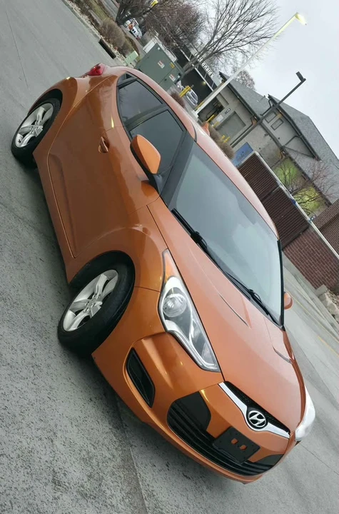 2012 Hyundai Veloster - Image 2 of 9