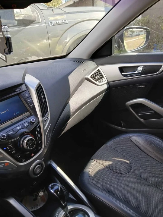 2012 Hyundai Veloster - Image 6 of 8