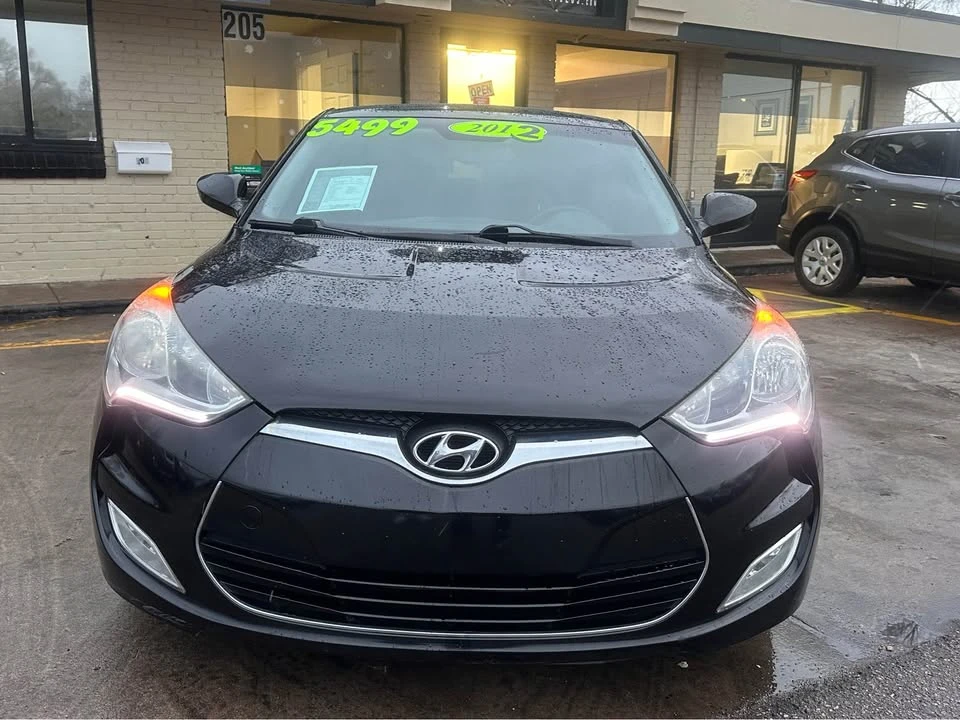 2012 Hyundai Veloster - Image 2 of 18