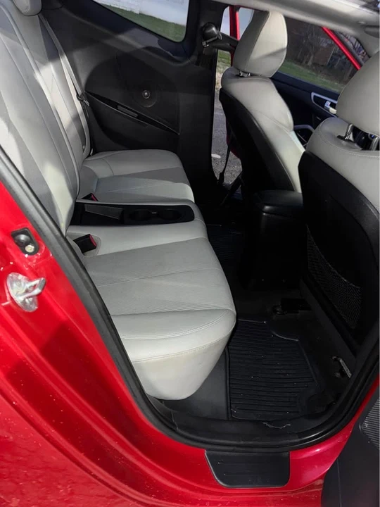 2012 Hyundai Veloster - Image 8 of 16