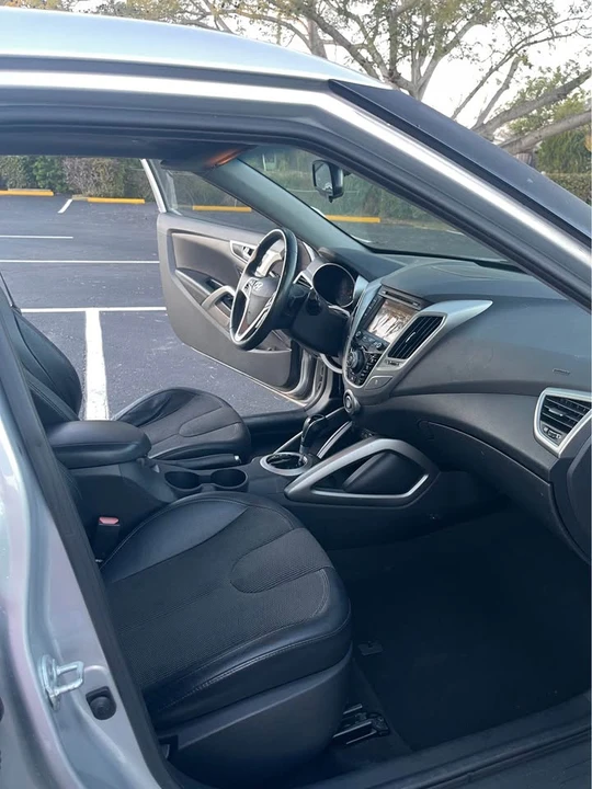 2012 Hyundai Veloster - Image 4 of 20