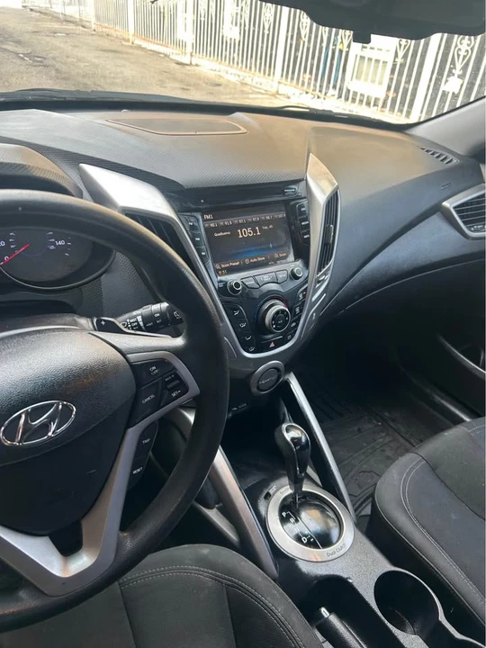 2012 Hyundai Veloster - Image 3 of 8