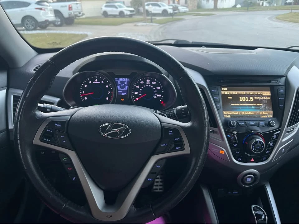 2012 Hyundai Veloster - Image 10 of 20