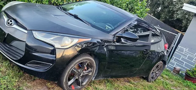 2012 Hyundai Veloster Coupe 3D