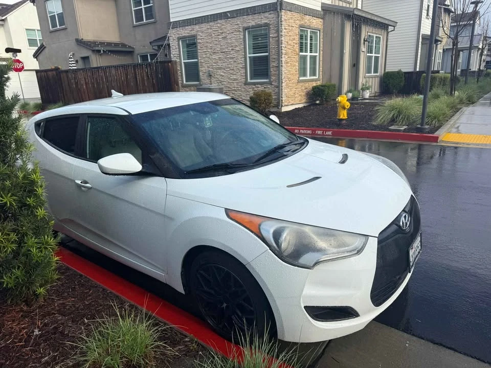 2012 Hyundai Veloster - Image 3 of 10
