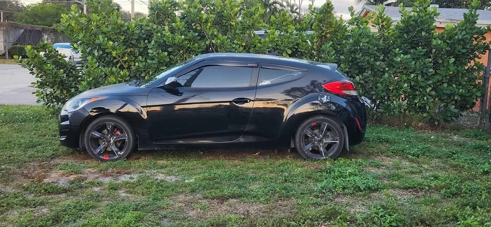 2012 Hyundai Veloster - Image 2 of 6