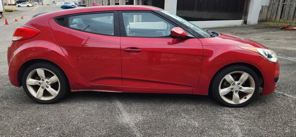 2012 Hyundai Veloster - Image 2 of 4