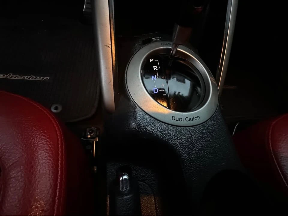 2012 Hyundai Veloster - Image 7 of 18