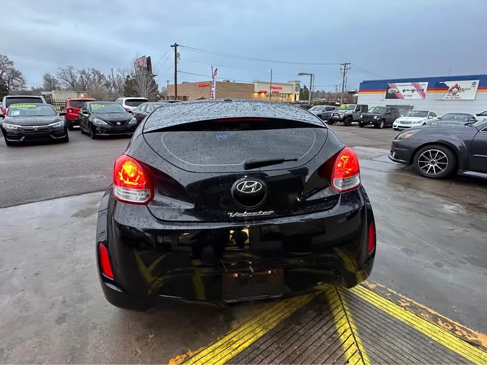 2012 Hyundai Veloster - Image 16 of 18