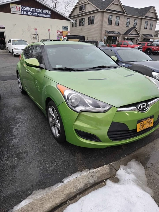 2012 Hyundai Veloster - Image 2 of 9