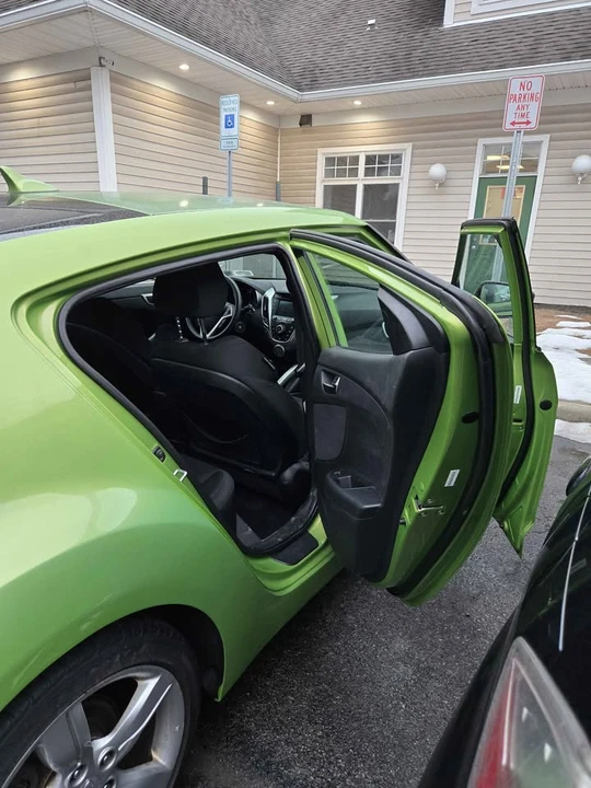 2012 Hyundai Veloster - Image 5 of 9