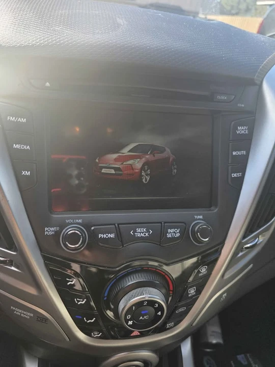 2012 Hyundai Veloster - Image 5 of 11