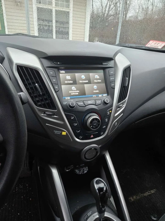 2012 Hyundai Veloster - Image 7 of 9