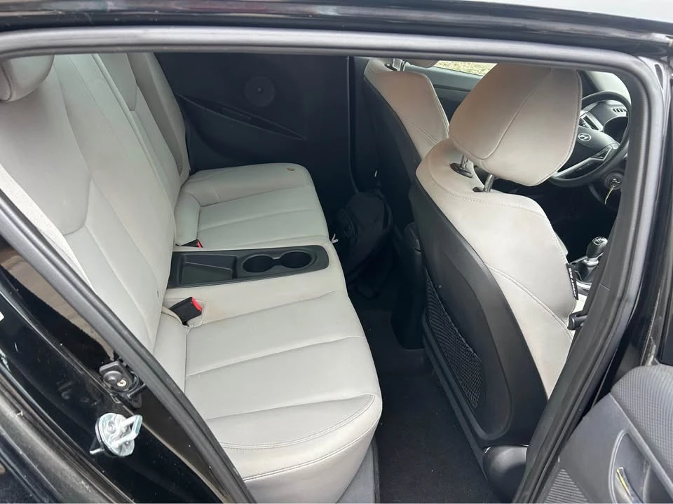 2012 Hyundai Veloster - Image 8 of 12