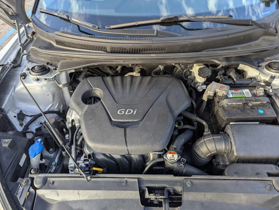 2012 Hyundai Veloster - Image 8 of 8