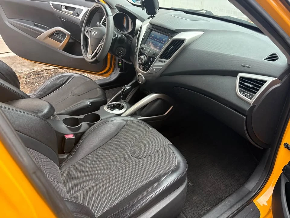 2012 Hyundai Veloster - Image 5 of 8