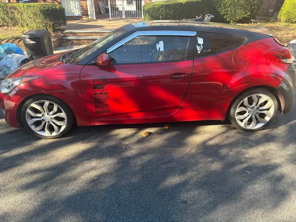 2012 Hyundai Veloster - Image 2 of 8