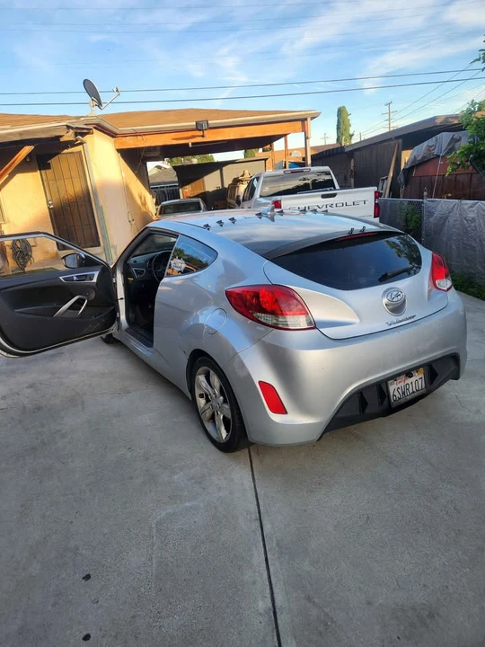 2012 Hyundai Veloster - Image 2 of 11