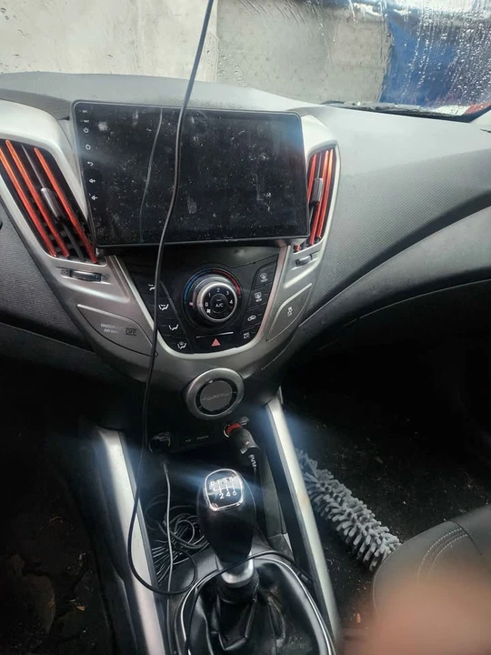 2012 Hyundai Veloster - Image 6 of 11
