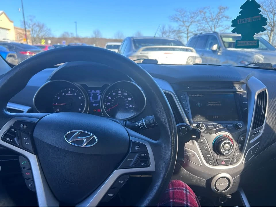 2012 Hyundai Veloster - Image 2 of 16
