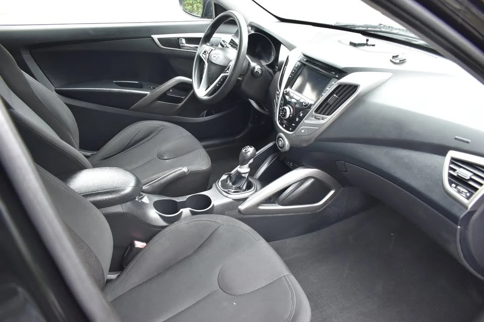 2012 Hyundai Veloster - Image 10 of 13