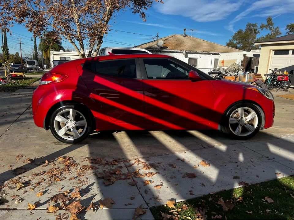 2012 Hyundai Veloster - Image 2 of 8