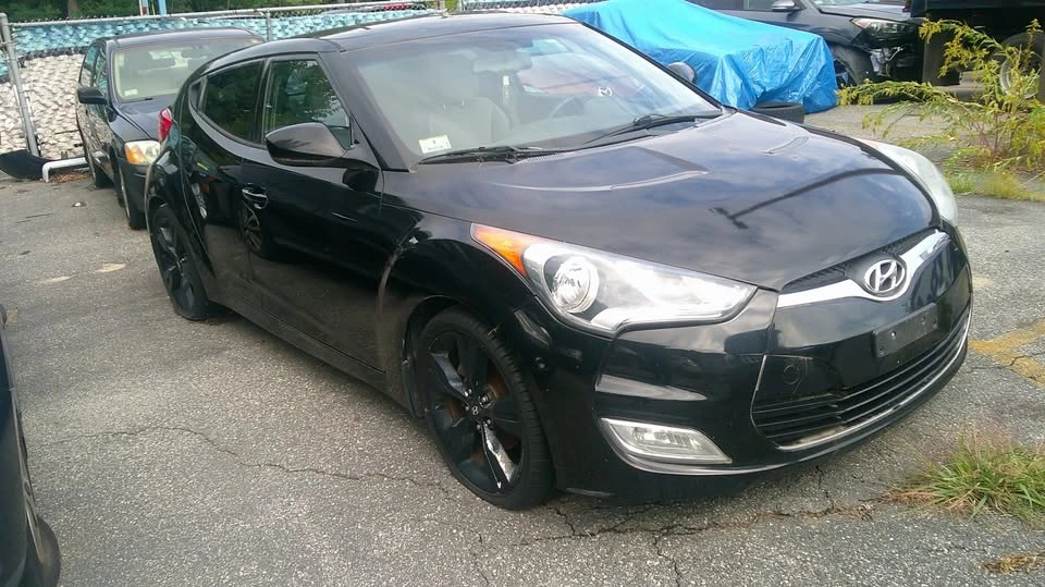 2012 Hyundai Veloster - Image 2 of 3