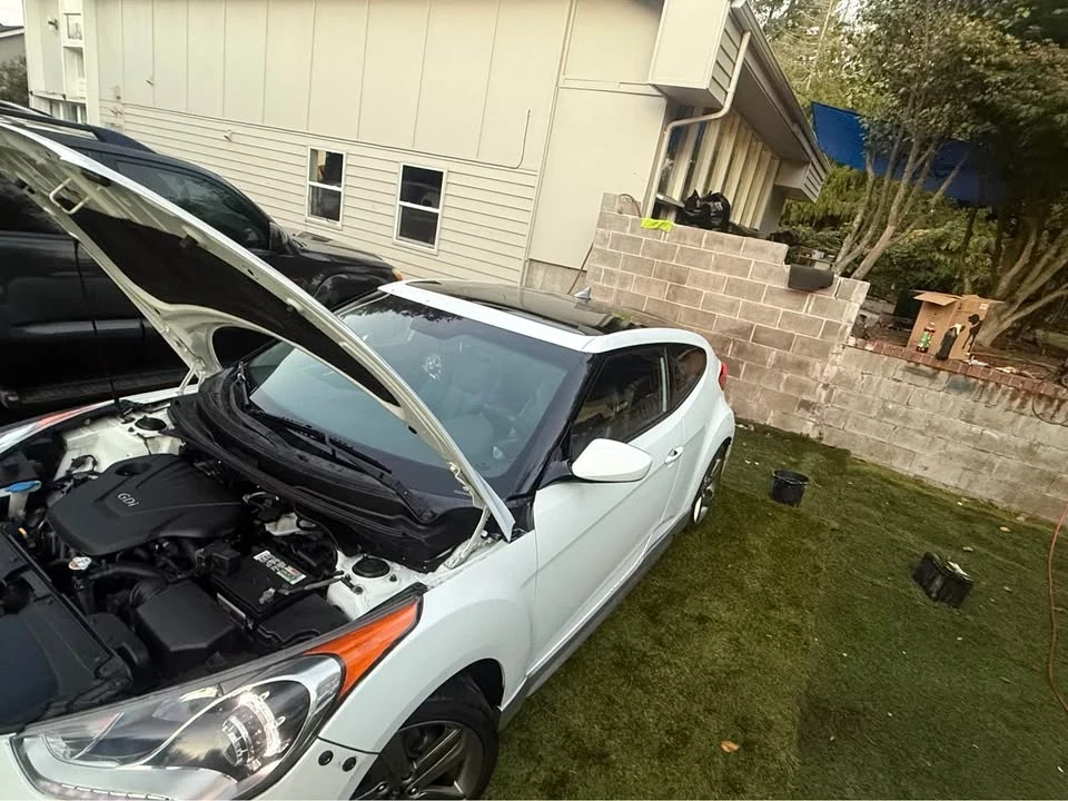 2012 Hyundai Veloster - Image 2 of 12
