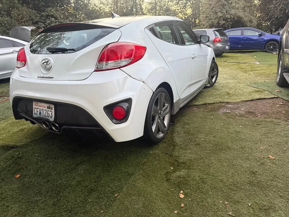 2012 Hyundai Veloster - Image 5 of 12