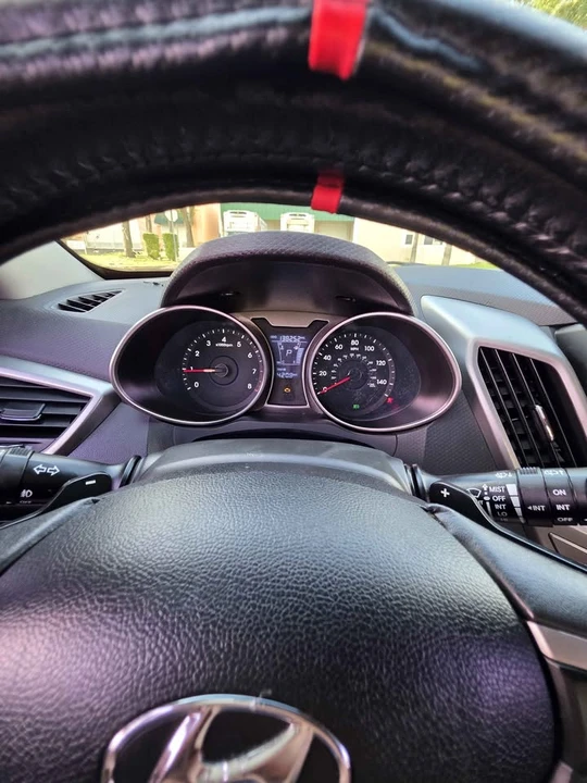 2012 Hyundai Veloster - Image 17 of 20