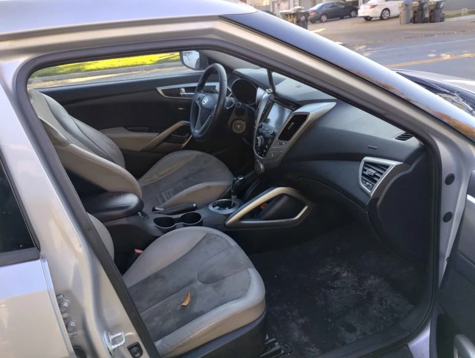 2012 Hyundai Veloster - Image 4 of 8