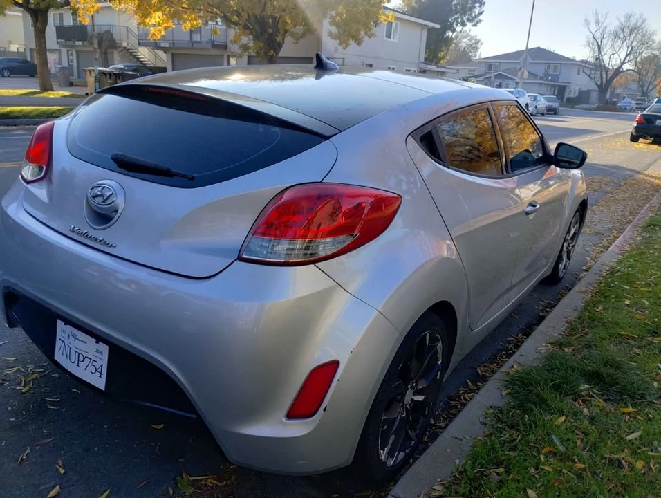2012 Hyundai Veloster - Image 5 of 8