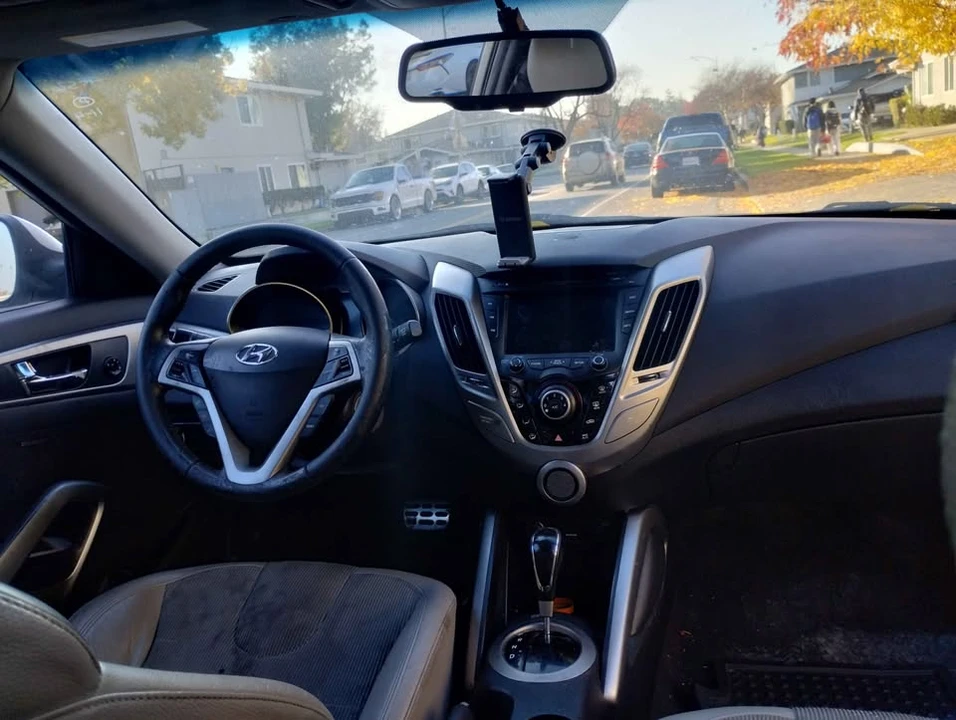 2012 Hyundai Veloster - Image 6 of 8