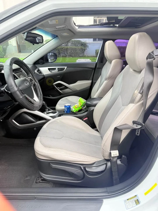 2012 Hyundai Veloster - Image 8 of 15