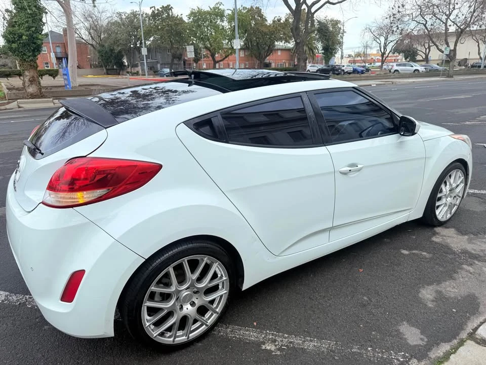2012 Hyundai Veloster - Image 5 of 15