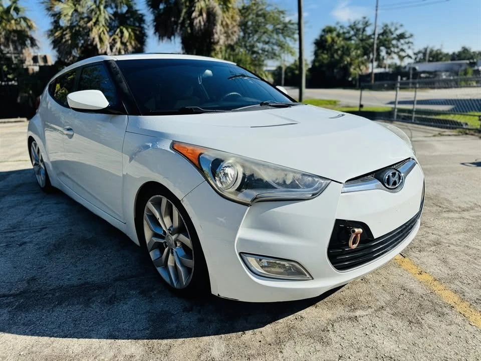 2012 Hyundai Veloster - Image 2 of 18