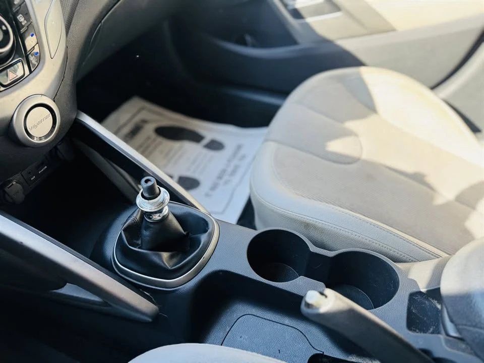 2012 Hyundai Veloster - Image 18 of 18