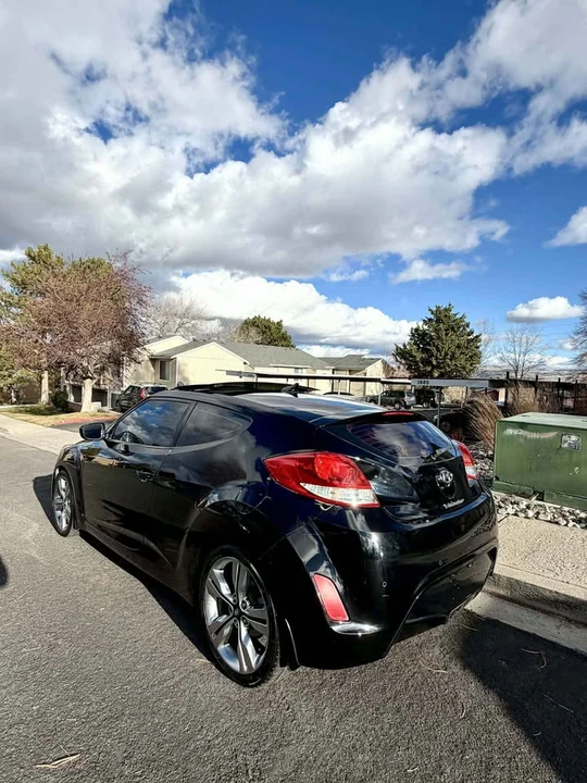 2012 Hyundai Veloster - Image 2 of 5