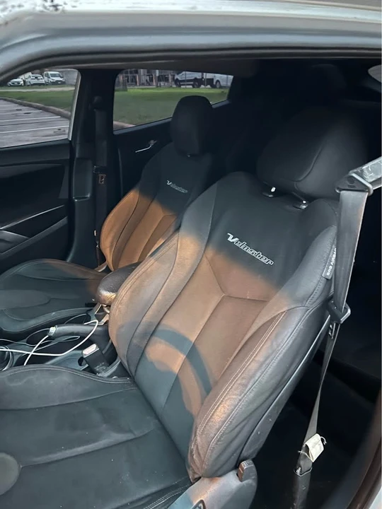 2012 Hyundai Veloster - Image 10 of 11